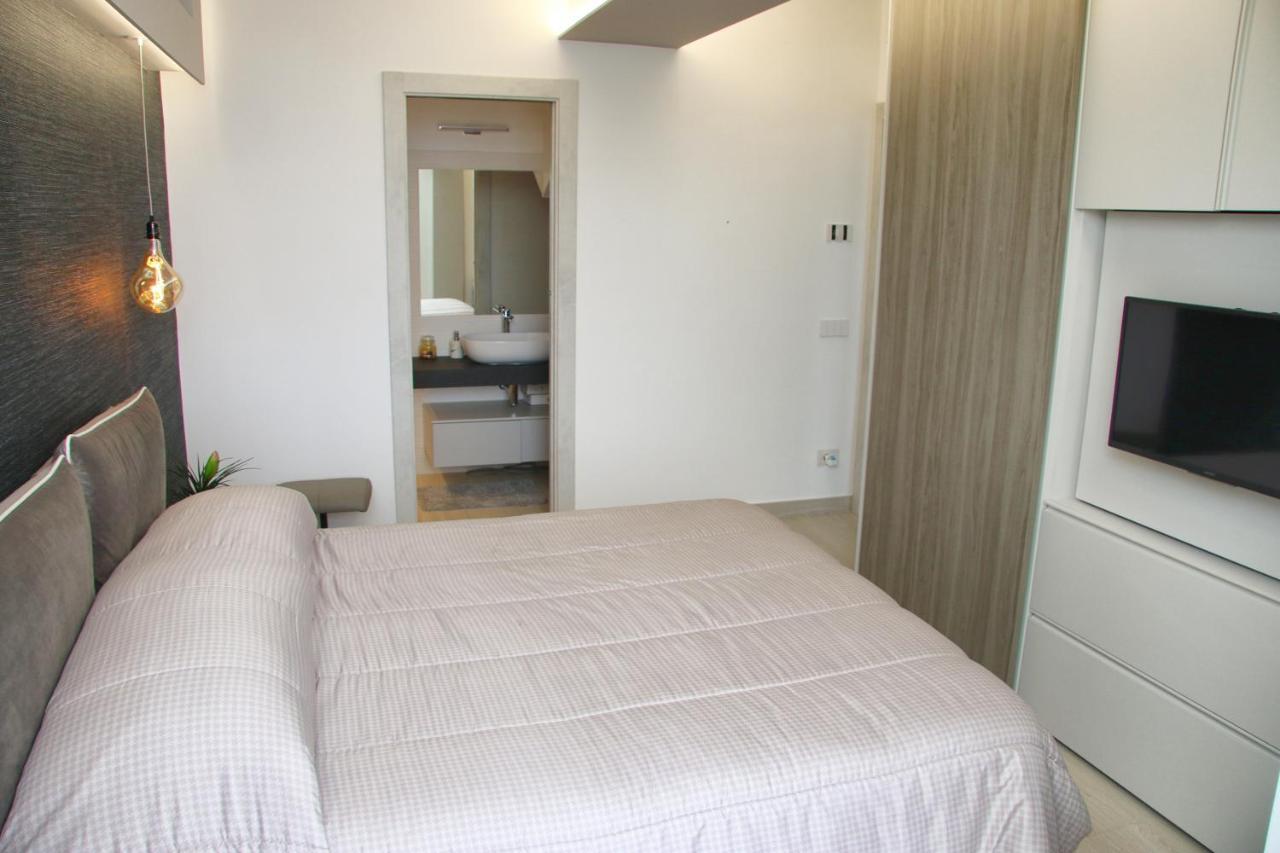 En Suite Bedroom Blue Moon Piano di Sorrento Bagian luar foto