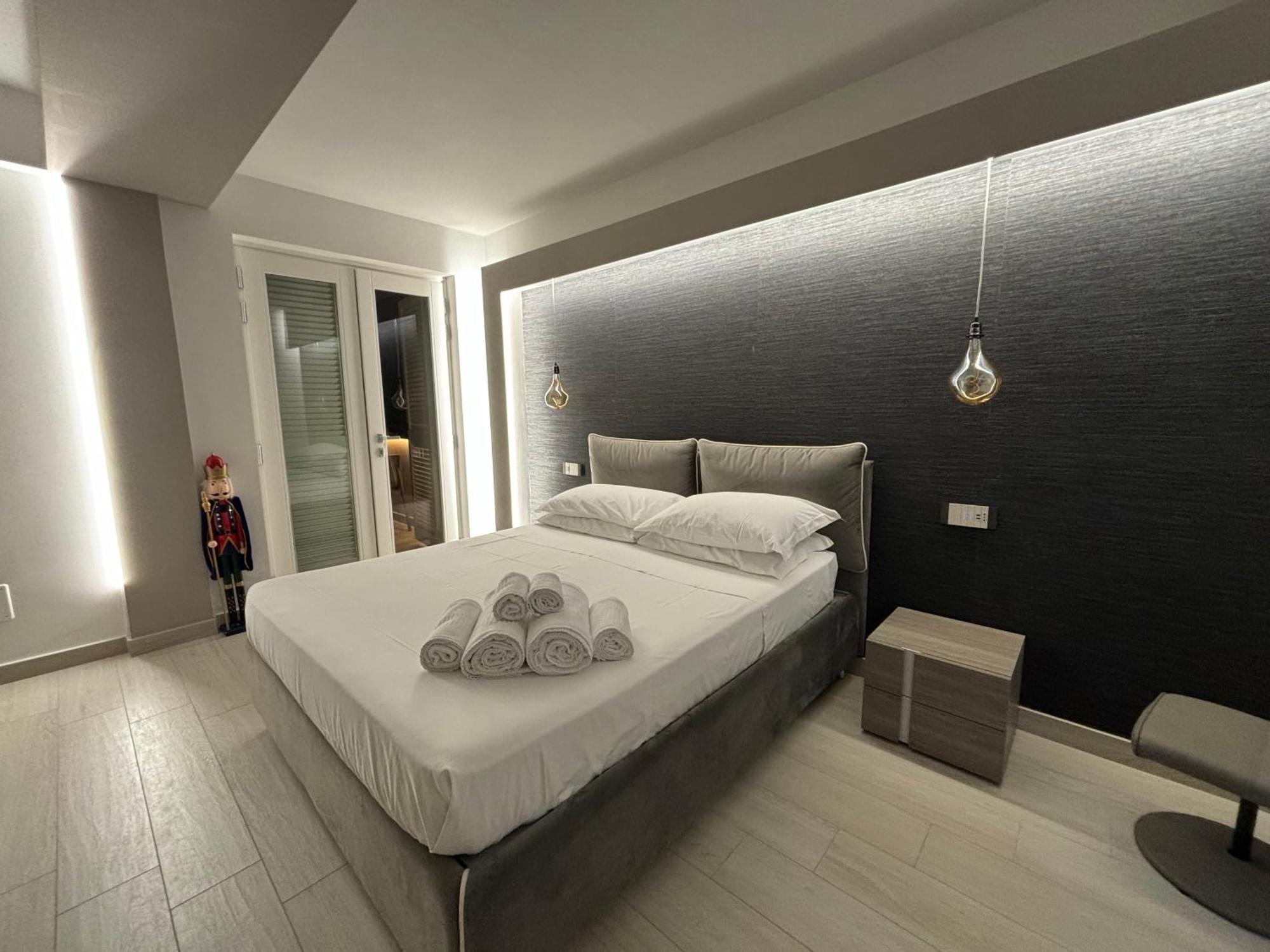 En Suite Bedroom Blue Moon Piano di Sorrento Bagian luar foto